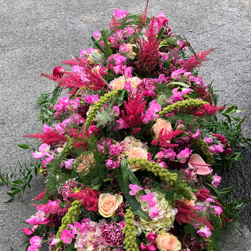 Dessus de cercueil végétatif rose Dessus de cercueil végétatif rose